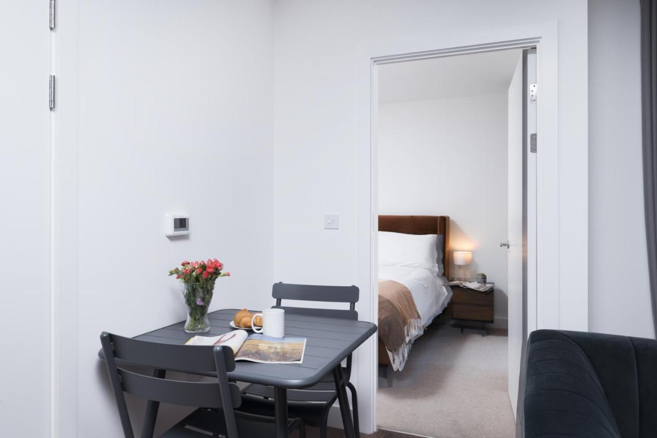Modern Studios And Apartments At Barking Wharf In Лондон Екстериор снимка
