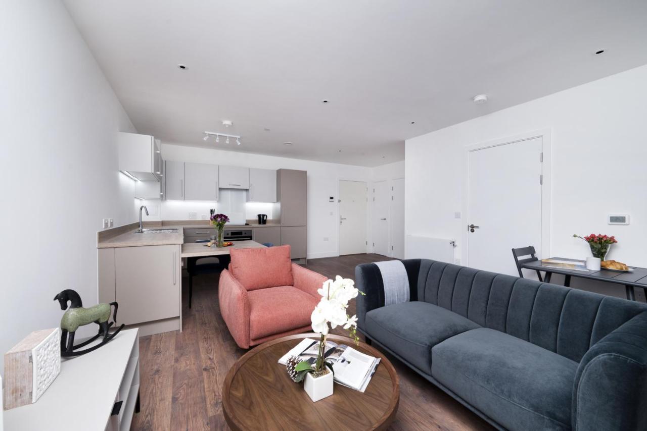 Modern Studios And Apartments At Barking Wharf In Лондон Екстериор снимка