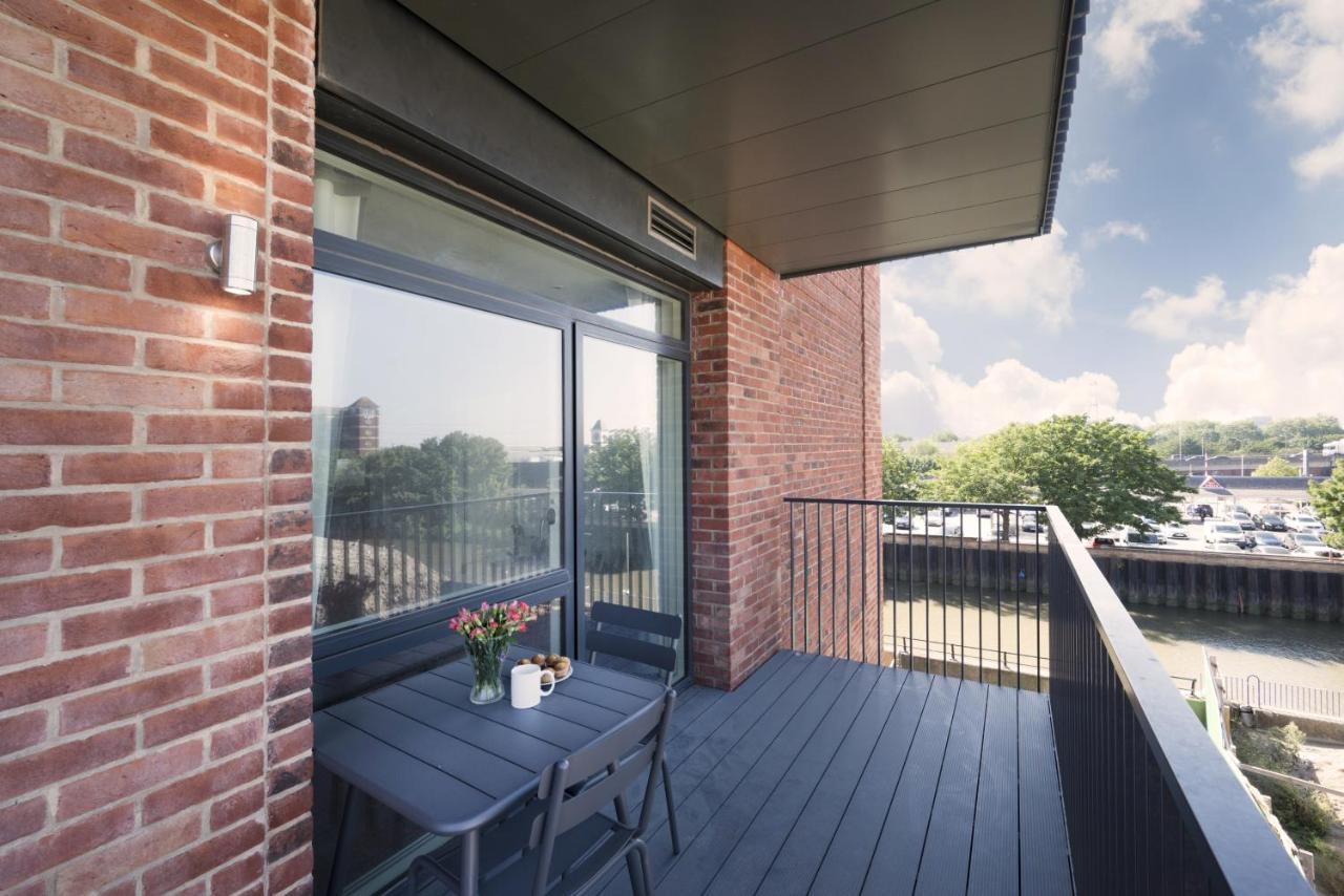 Modern Studios And Apartments At Barking Wharf In Лондон Екстериор снимка