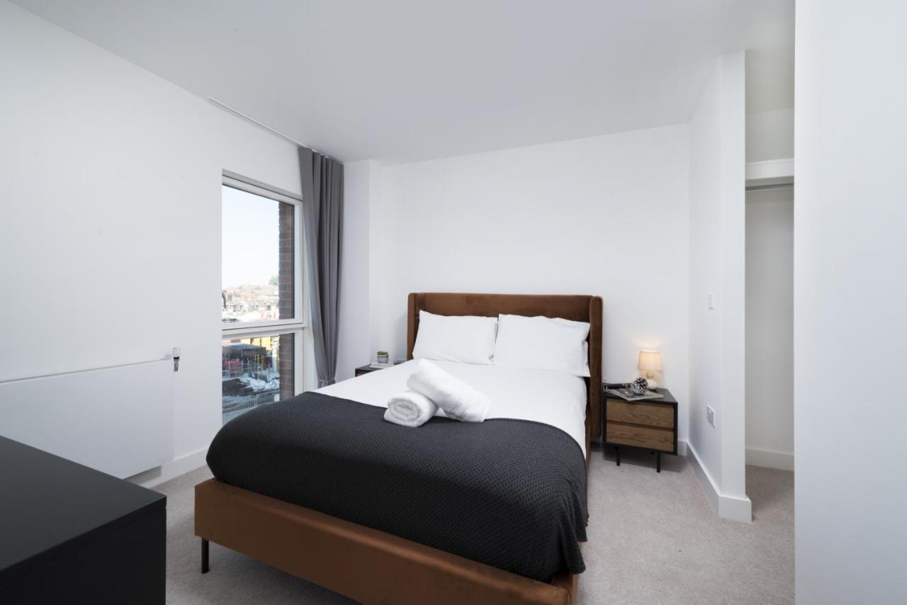 Modern Studios And Apartments At Barking Wharf In Лондон Екстериор снимка
